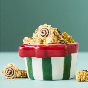 NEW Anthropologie Festive Dolomite Nut Bowl